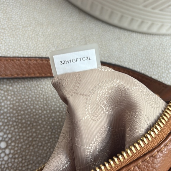 Michael Kors Leather Tan Saddle Brown Crossbody Bag bifold - Picture 8 of 14